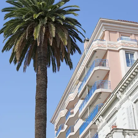 Pierre & Les Rivages Du Parc 3* Μεντόν