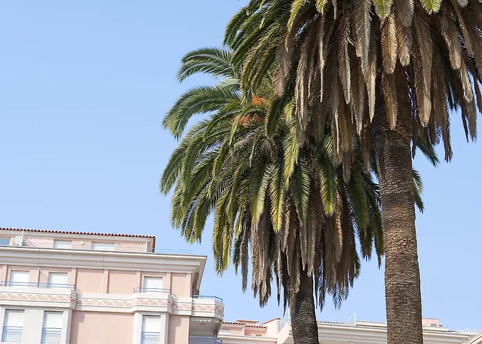 Pierre & Les Rivages Du Parc Menton