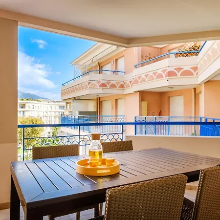 Résidence Pierre&vacances Les Rivages Du Parc 3*