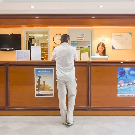 Pierre & Les Rivages Du Parc マントン