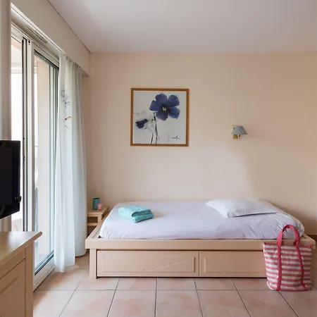 Pierre & Les Rivages Du Parc 아파트호텔 3*
