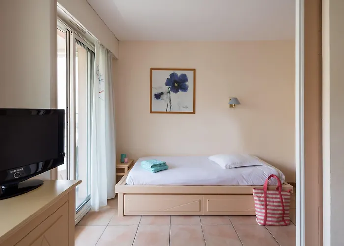 Pierre & Les Rivages Du Parc 아파트호텔 3*